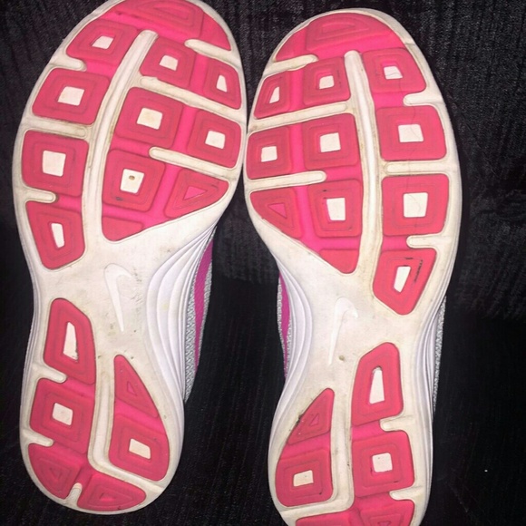 Nikes - Picture 5 of 6